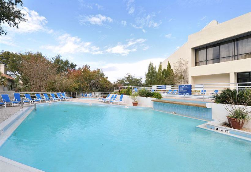 Tops'l Beach & Racquet Resort