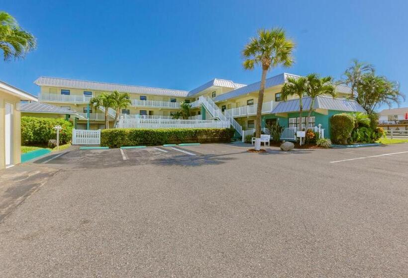 Tuckaway Shores Resort