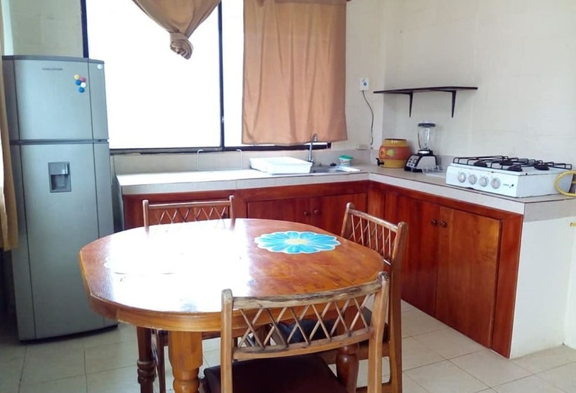 הוסטל Hospedaje Casa Playa