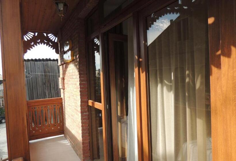 تختخواب و صبحانه Old Town