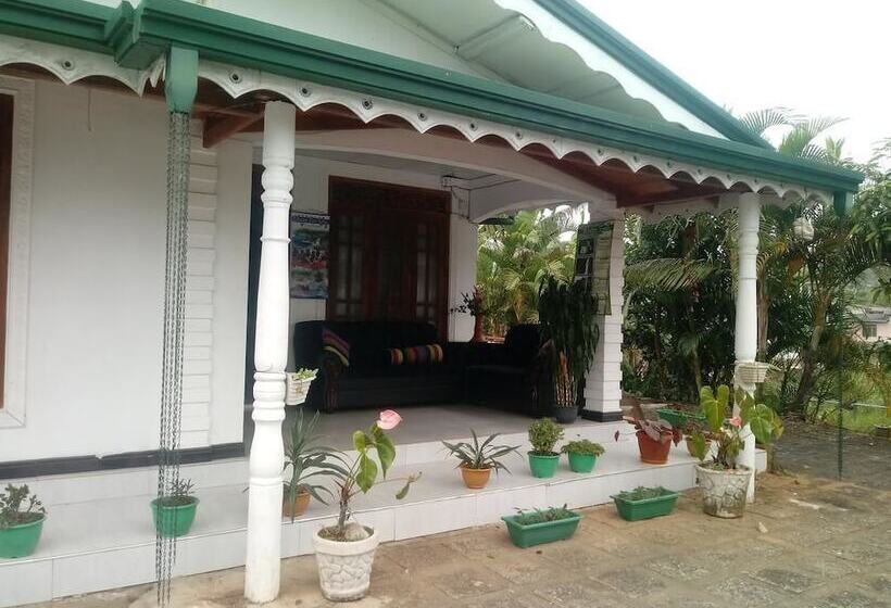 Bed and Breakfast Yoho Jai Bangalow