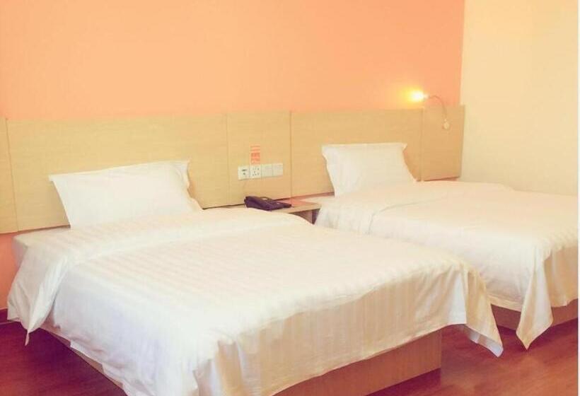 בית מלון כפרי 7 Days Inn Yining Xintiandi