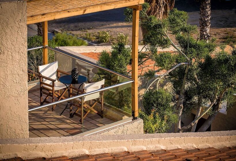 Отель Lygaria Beach