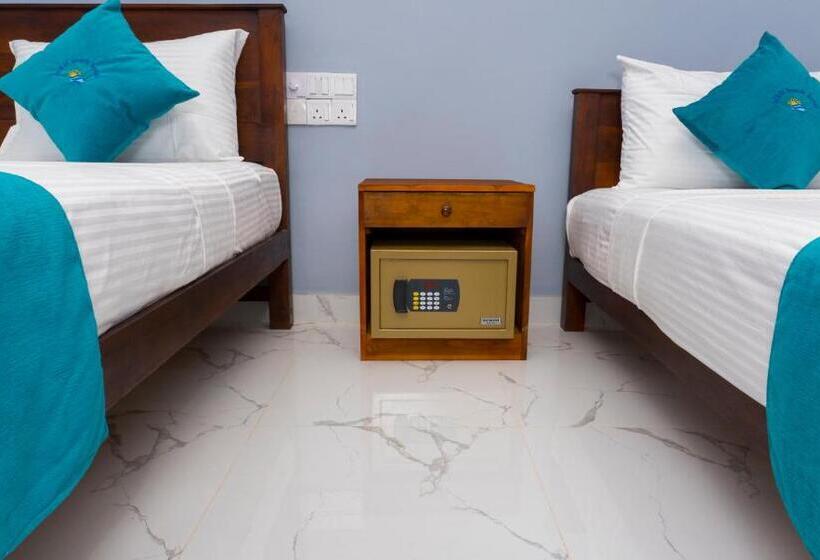 Отель Mrd Beach