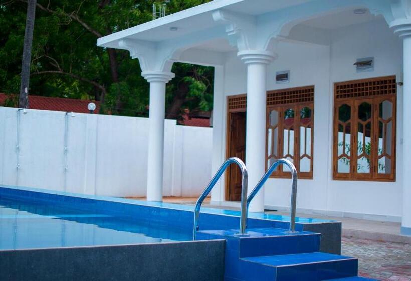 Отель Mrd Beach