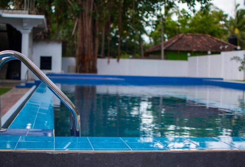 Отель Mrd Beach