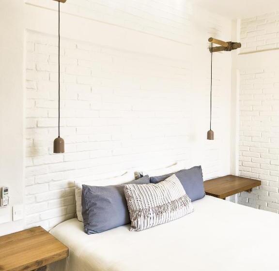 هتل Punta Mita Surf Lodge