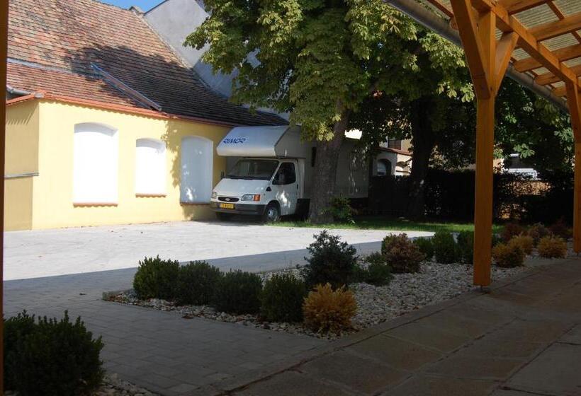 Belvárosi Panzió Pápa