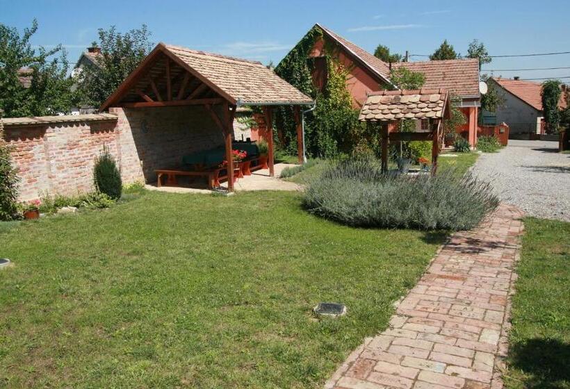 Ottó Panzió Villány