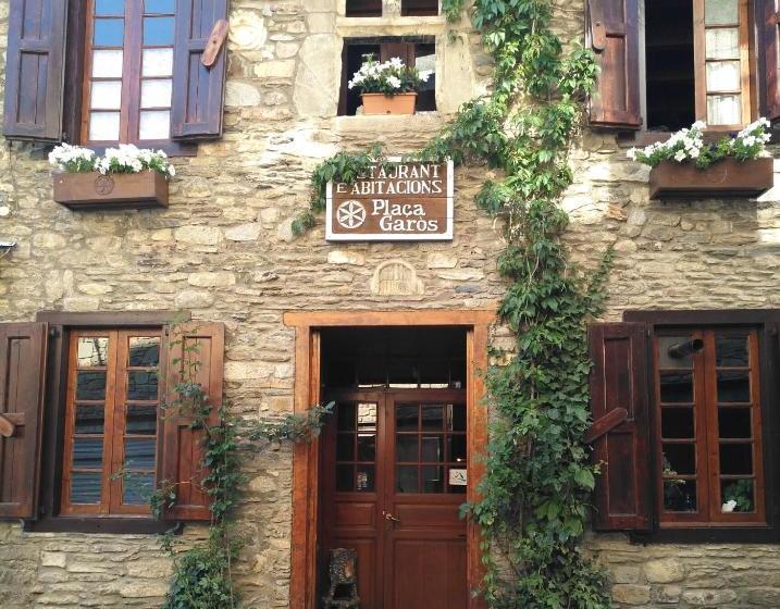 פנסיון Hostal Plaça Garós