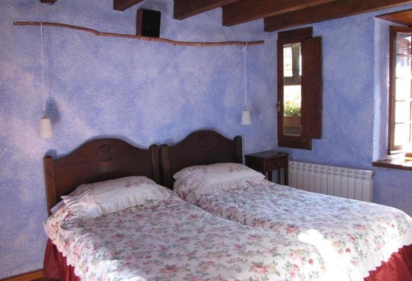 פנסיון Hostal Plaça Garós