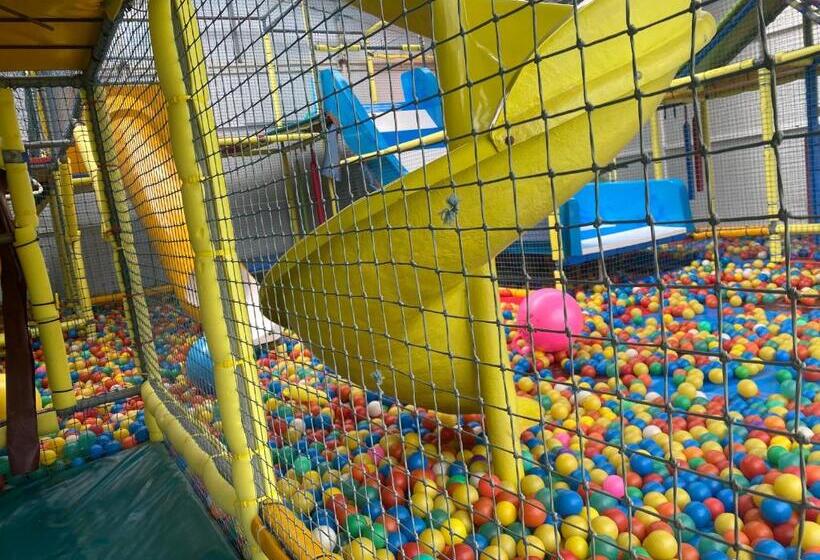 بنسيون Hostal Restaurante Río Ubierna