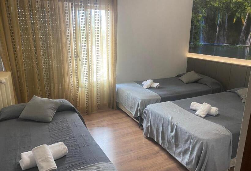 بنسيون Hostal Restaurante Río Ubierna