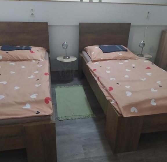 ペンション Kolpingház Pécs