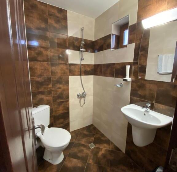 פנסיון Kot Garden Guest House