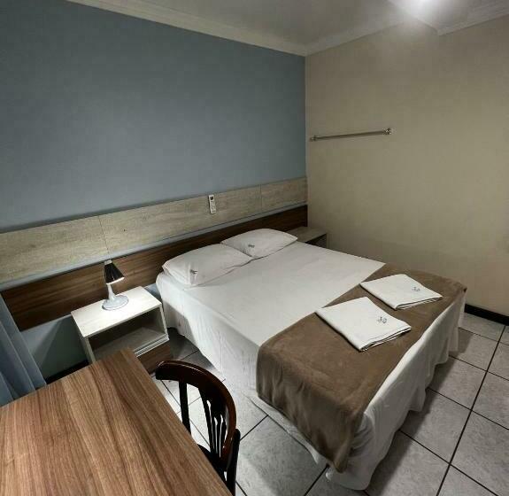 بنسيون Pousada Café