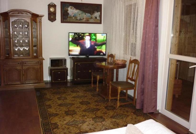 پانسیون R1 Rolléder Apartman Ház