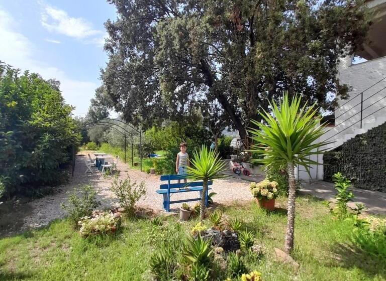 פנסיון Santu Paulu Country House