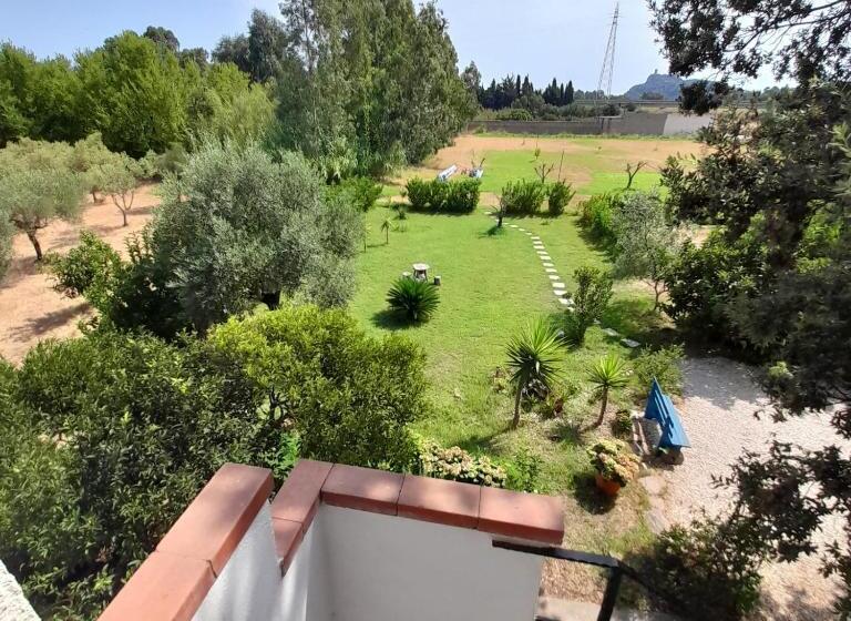 פנסיון Santu Paulu Country House