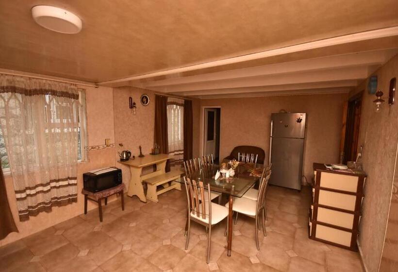 پانسیون Shorena's House