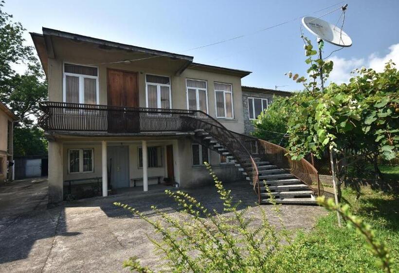 پانسیون Shorena's House
