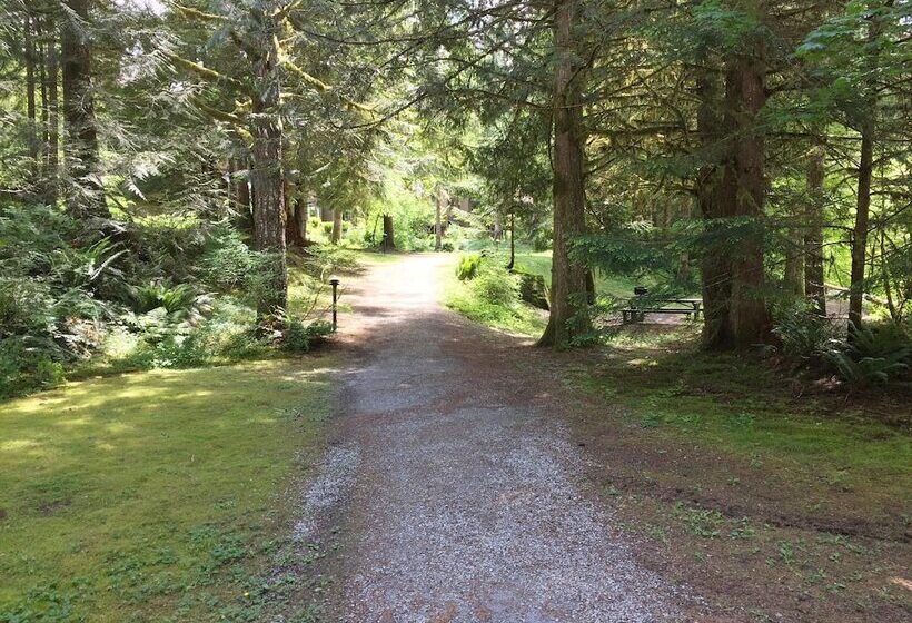 59sw   Fireplace   Dishwasher   Washer/dryer   Sleeps 6