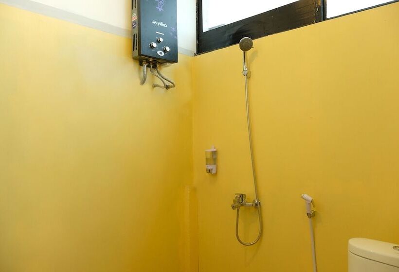 호스텔 Guest House D'makmoer By Oyo Rooms