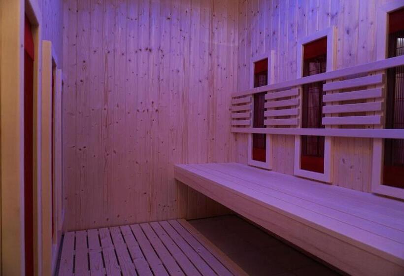 住宿加早餐  Anna Panzió & Wellness Siófok