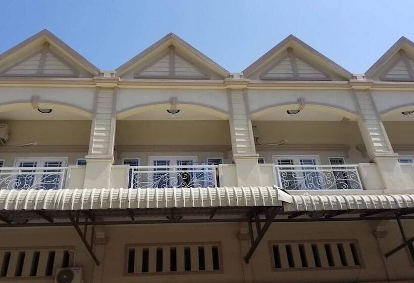 Guesthouse Sagami Cambodia   Hostel