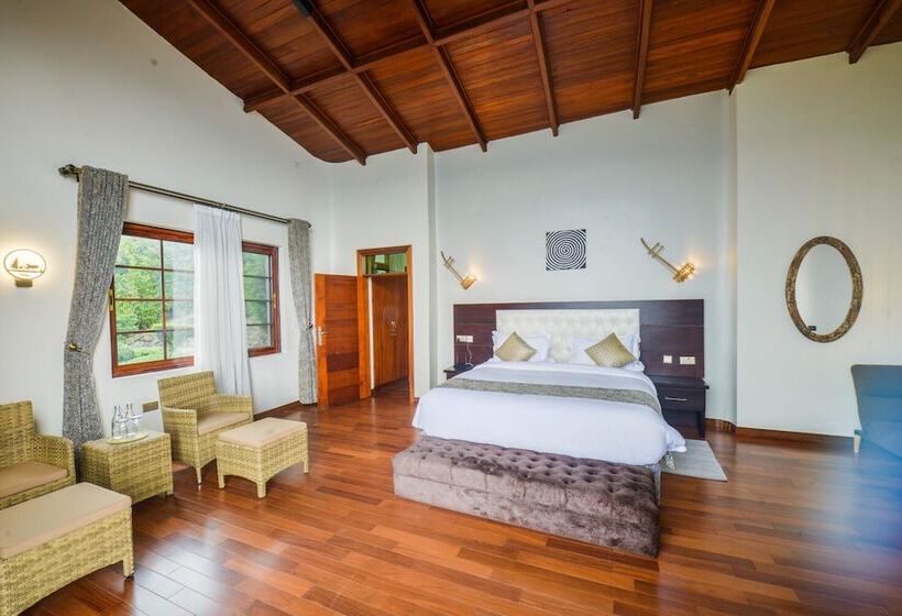 هتل Gorilla Heights Lodge