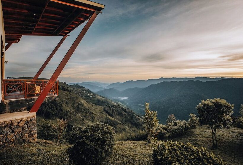 هتل Gorilla Heights Lodge