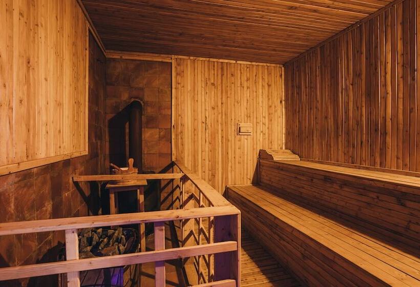 هتل Gorilla Heights Lodge