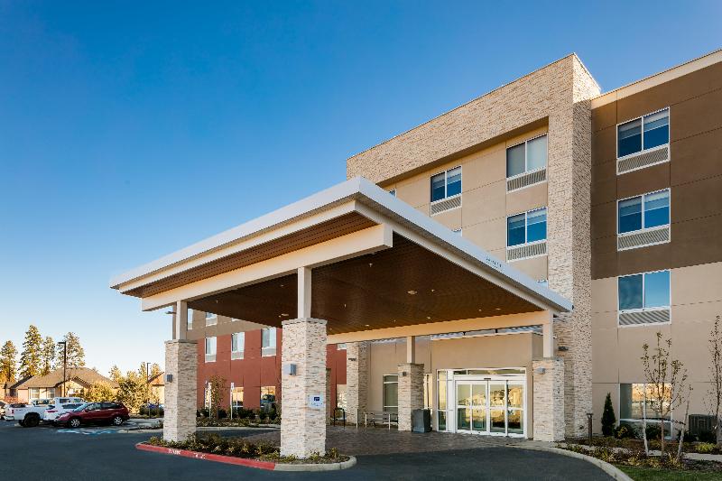 Отель Holiday Inn Express & Suites Bend South, An Ihg