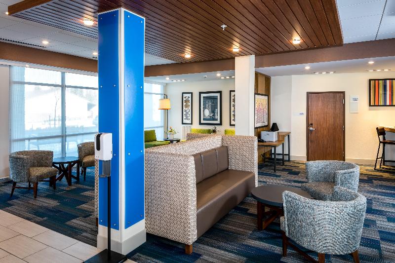 Отель Holiday Inn Express & Suites Bend South, An Ihg