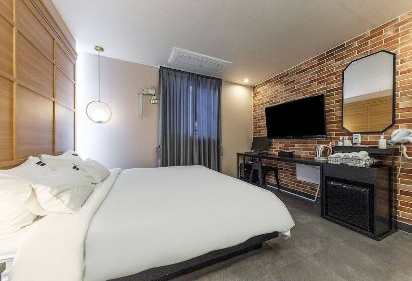 Hotel Jinju Brown Dot Jinjuseong Branch