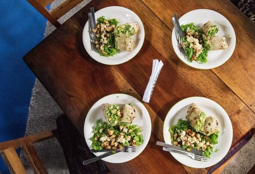 فندق Jungle Lodge At Wild Sun Rescue Center