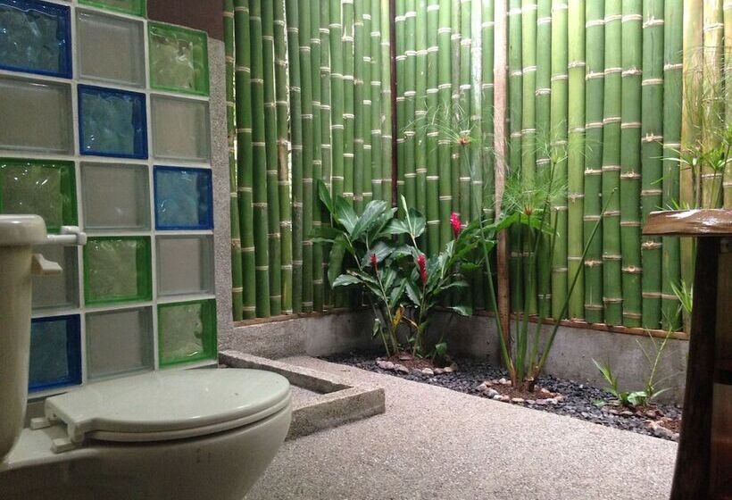 فندق Jungle Lodge At Wild Sun Rescue Center