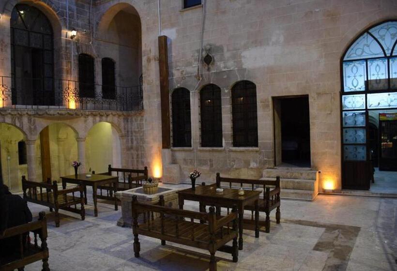 هتل La Riva Konakları