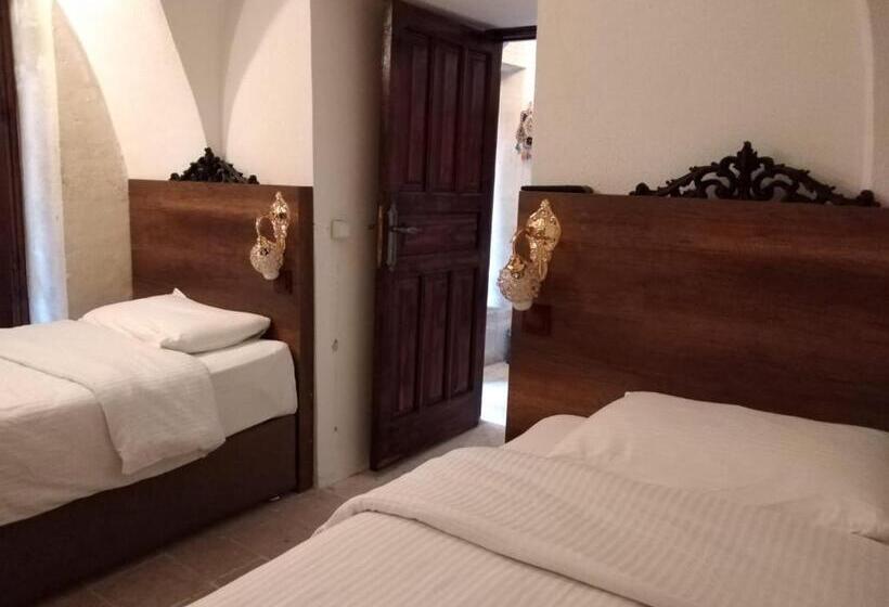 هتل La Riva Konakları