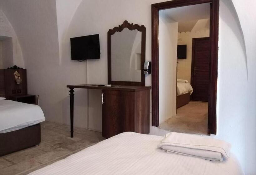 هتل La Riva Konakları