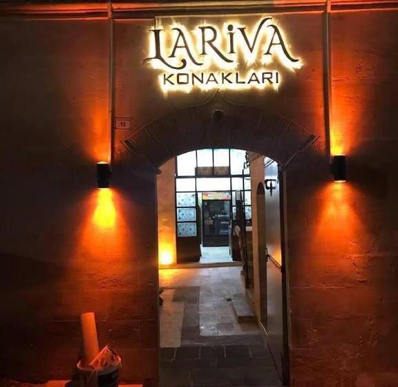 هتل La Riva Konakları