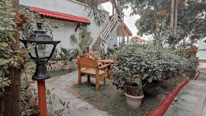 هتل Marina Village