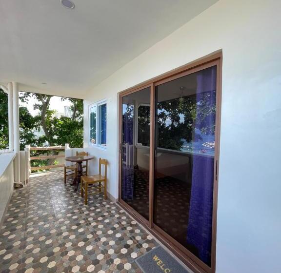 هتل Marina Village