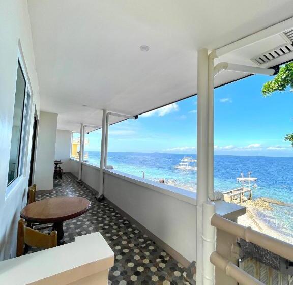 هتل Marina Village