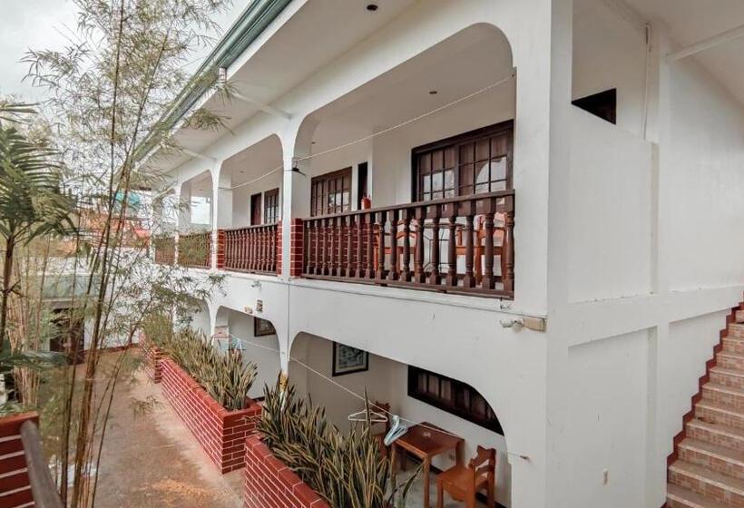 هتل Marina Village