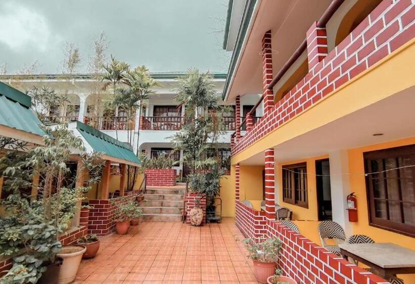 هتل Marina Village