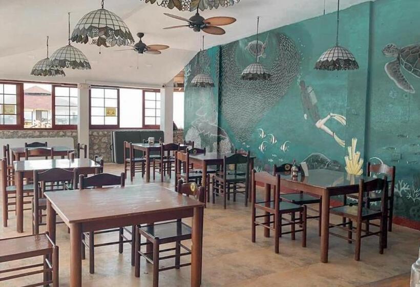 هتل Marina Village