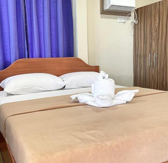 هتل Marina Village