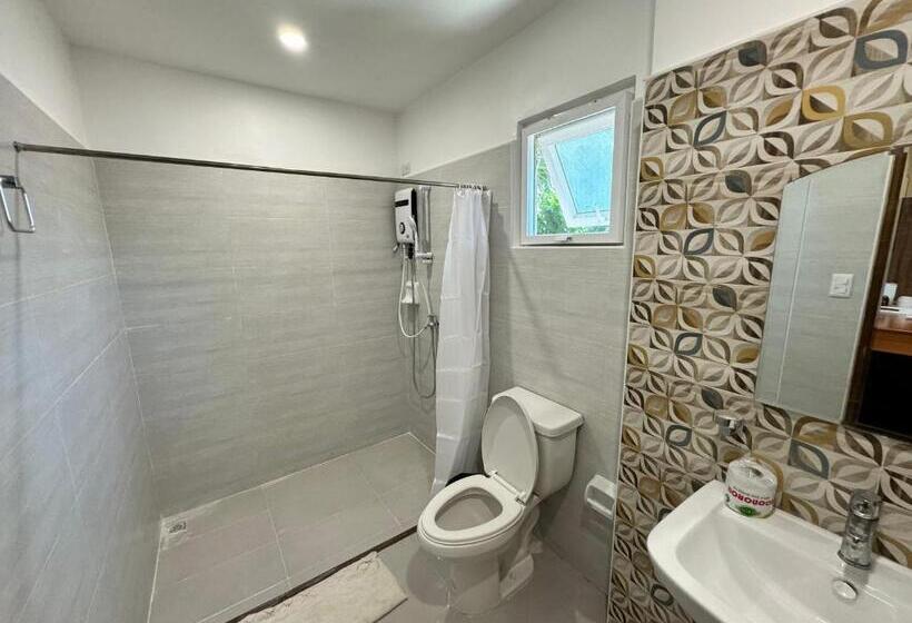 هتل Marina Village