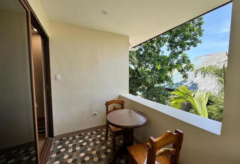 هتل Marina Village